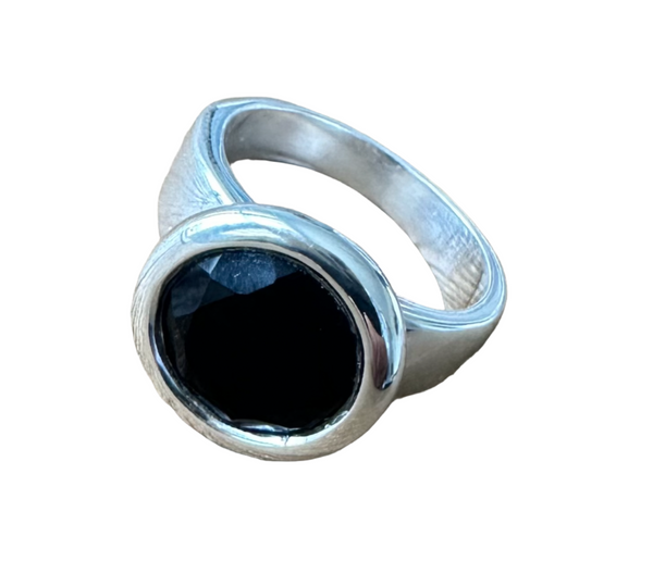 Barcelona Gaudi Circle Classic Stone Ring Black Onyx