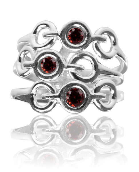 Tres Stacked Gaudi Ring Garnet