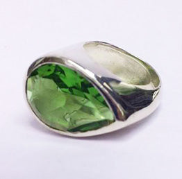 Side Paisley Ring Green Glass