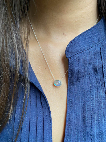 Floating Oval Pietra Necklace Green Amethyst