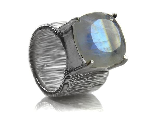 Italian Step Ladder with Stone Ring White Moonstone