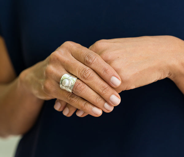 Leaf Amazon River Pearl Ring