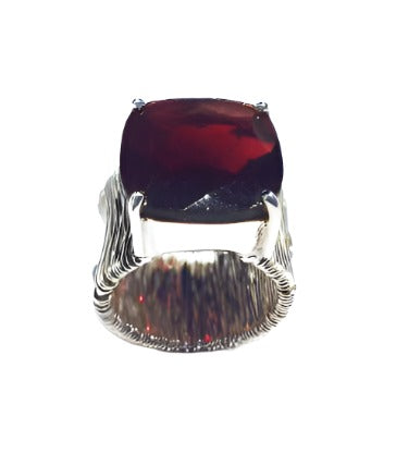 Italian Step Ladder with Stone Ring Garnet