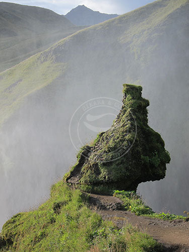 Iceland: Adventure Lies A HEAD