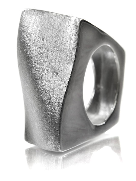 Bilbao Curved Square Ring