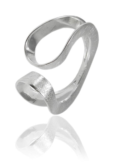 Criss Cross Ring with Brushed Band