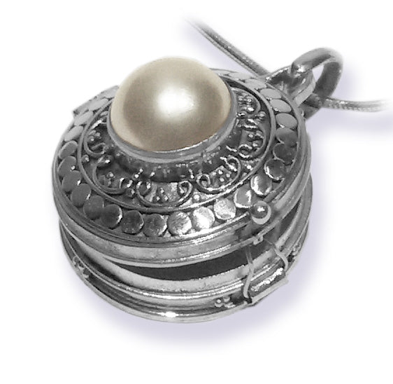 Pearl Bali Locket