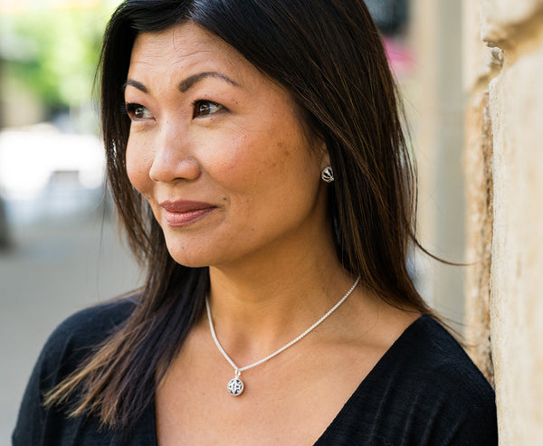 Arabesque Round Cutout Pendant Green Onyx