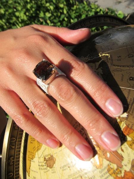 Italian Step Ladder with Stone Ring Smokey Quartz