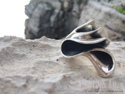 Grande Flamenco Flor Ring