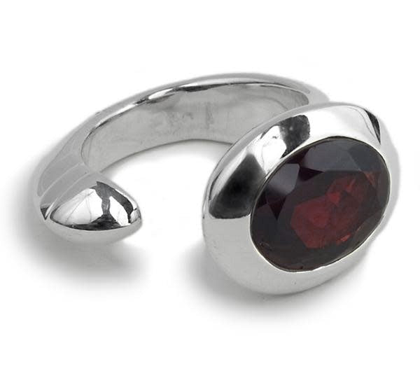 Oval Maidan Ring Garnet