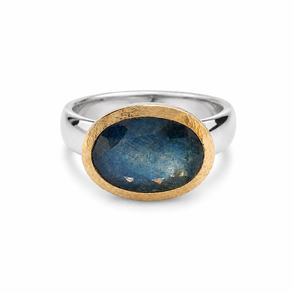 Golden Iberia Oval Gemstone Ring	- Labradorite