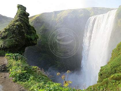 Iceland:HEADing to the Waterfall